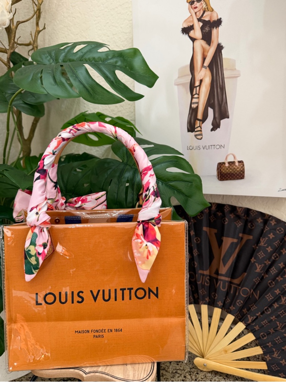 💛🩷🖤Louis Vuitton Gift Bag Tote🖤🩷💛 - Picture 6 of 7